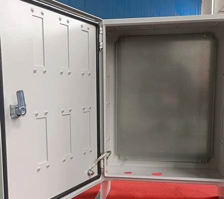 Настенные электротехнические шкафы