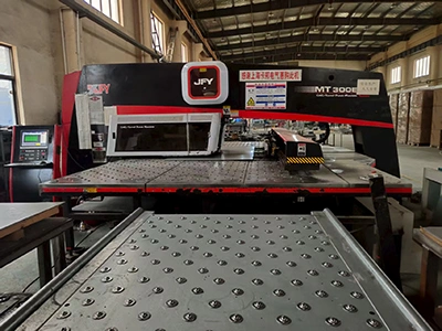 Координатно-пробивной пресс с ЧПУ